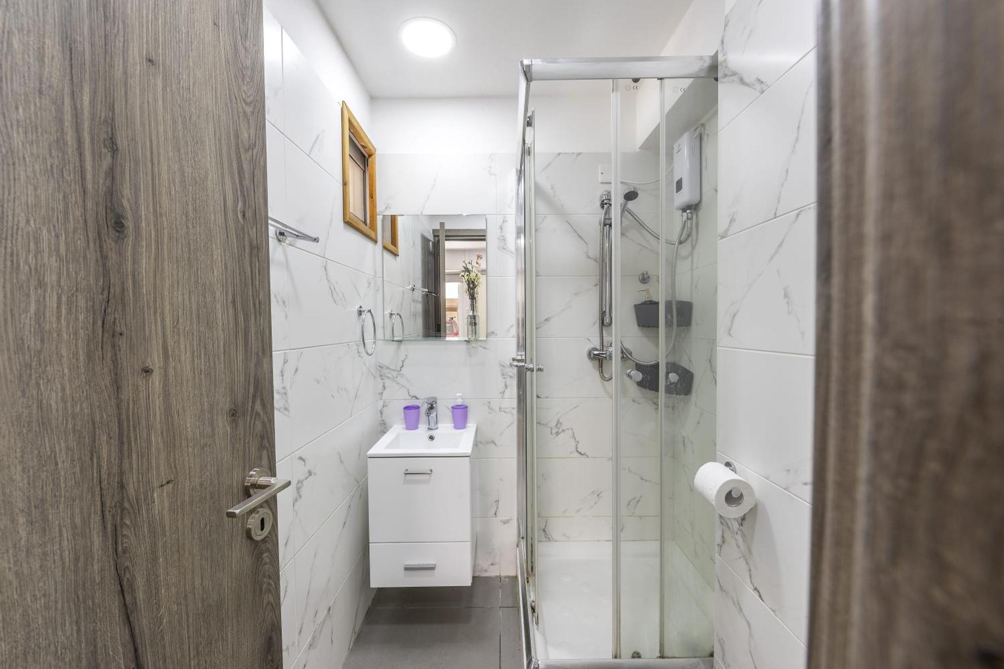 Atlantis Apartments 50M From Makenzy Seafront Ларнака Екстер'єр фото