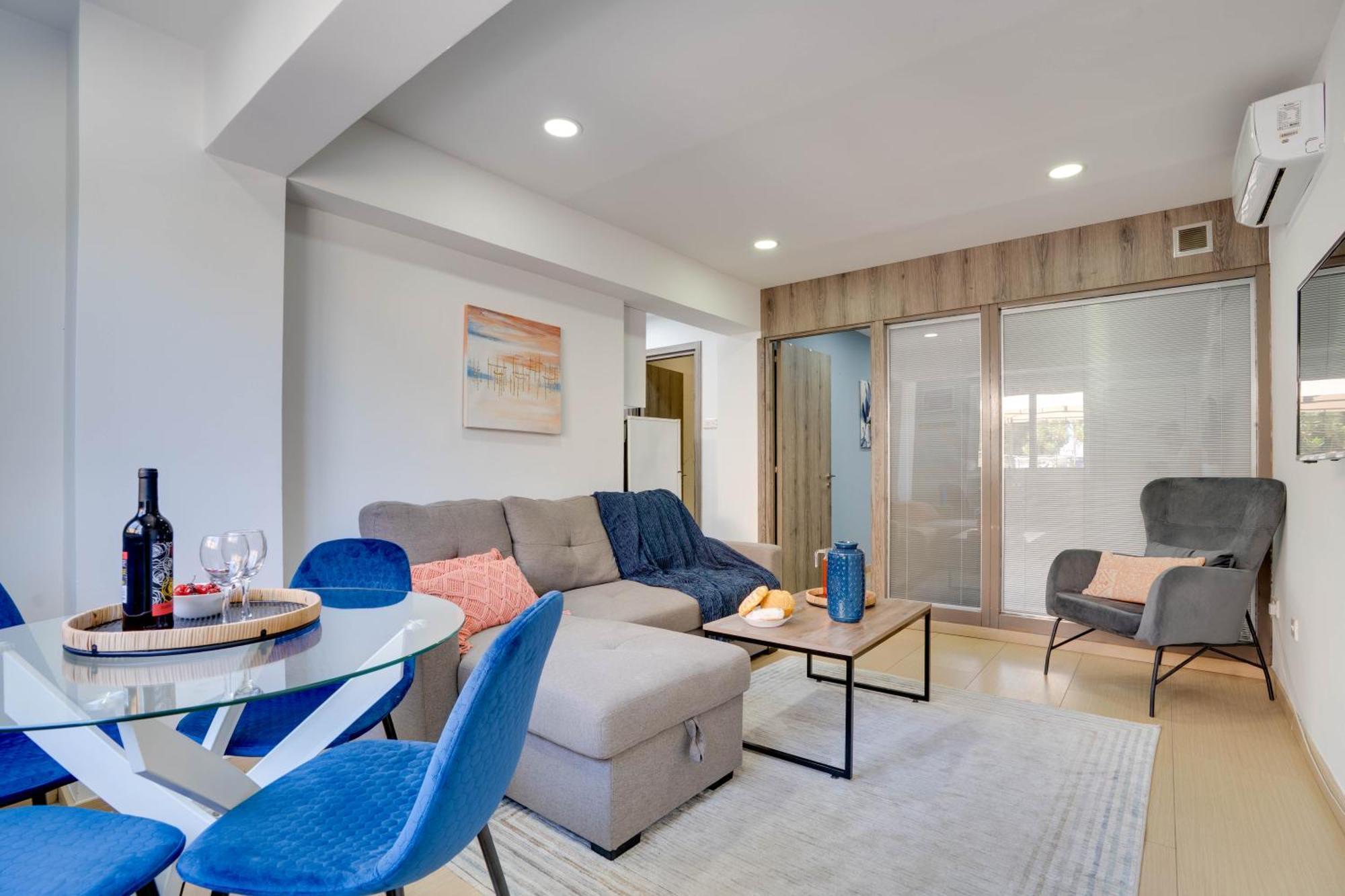 Atlantis Apartments 50M From Makenzy Seafront Ларнака Екстер'єр фото